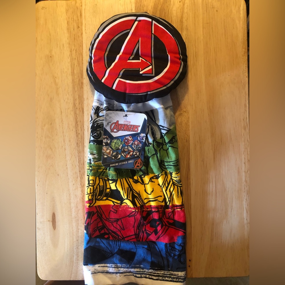 Marvel Avengers Hanging Towel